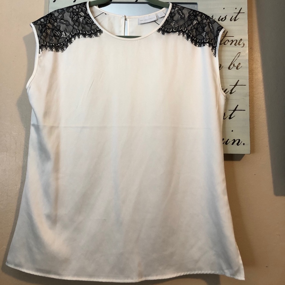 Size M. New York & Co. White w/black lace tank